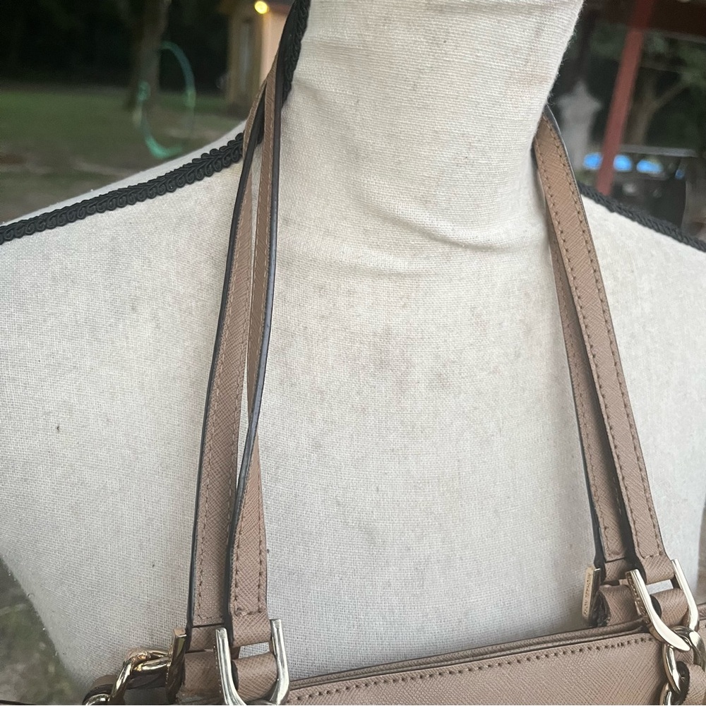 MICHAEL KORS TAN NUDE BEIGE GOLD CHAIN LEATHER SHOULDER HANDBAG PURSE GUC - Picture 4 of 16